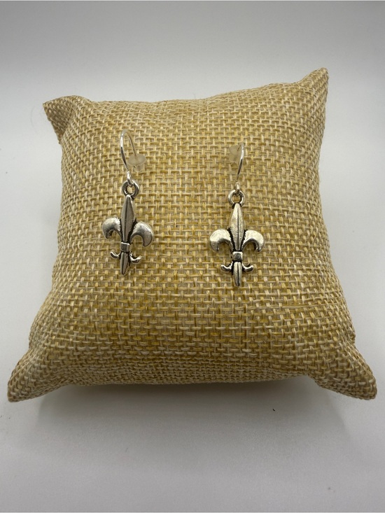 Jewelry - Silver Fleur-de-Lis Drop Earrings - Unbranded